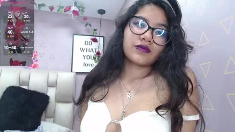 Snapshot of nikki_333 chatting on 12.19.24 Nilly online show from 12.19.24