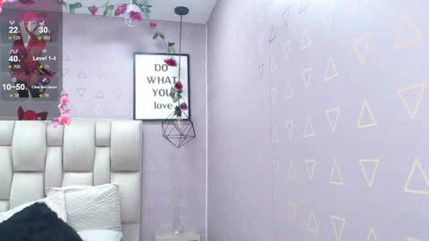 Snapshot of nikki_333 chatting on 12.22.24 Nilly online show from 12.22.24