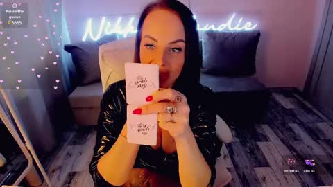 nikki_blondiee online show from 02.13.25