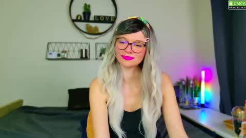 Snapshot of nikki_goldberg chatting on 12.07.24 Kitty Chatte online show from 12.07.24