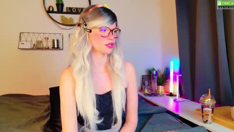Snapshot of nikki_goldberg chatting on 02.16.25 Kitty Chatte online show from 02.16.25
