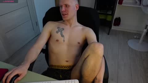 Snapshot of nikki_hard chatting on 12.16.24 nikki online show from 12.16.24