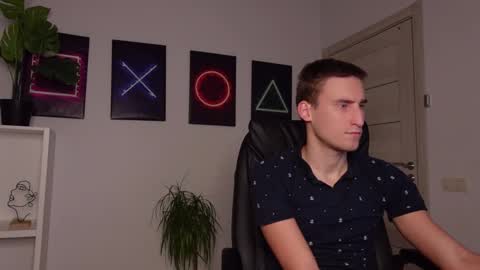 Snapshot of nikki_hard chatting on 02.28.25 nikki online show from 02.28.25