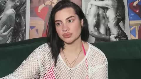 Nikki Kardashian online show from 10.13.25