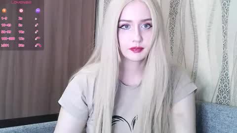 Nikki Roseana online show from 12.19.25