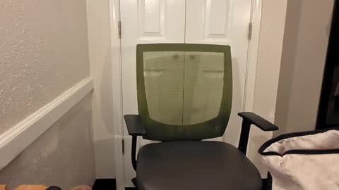 Snapshot of nikkithickumss chatting on 04.27.26 nikkithickumss online show from 04.27.26