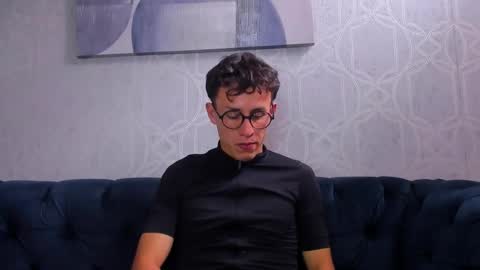 Snapshot of niklasravn chatting on 12.16.25 NIko online show from 12.16.25