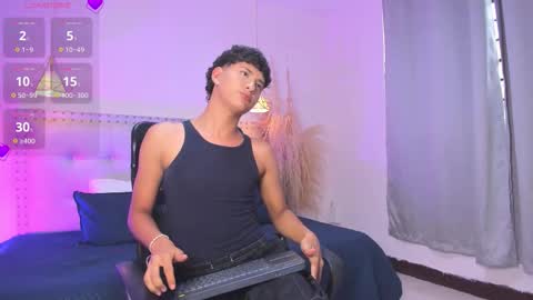 Snapshot of niko_cute18 chatting on 12.15.25 NIKO online show from 12.15.25