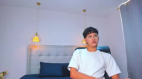 Snapshot of niko_cute18 chatting on 12.16.25 NIKO online show from 12.16.25