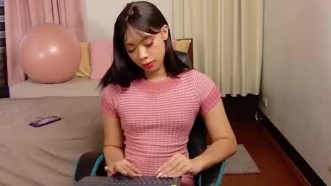 Niko Lynn online show from 10.22.25