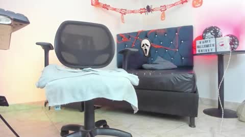 Nicol online show from 10.31.25