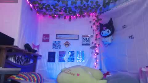 Snapshot of nikol_twink02 chatting on 06.15.26 nikol_twink02 online show from 06.15.26
