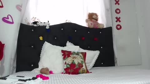 nikol_winick online show from 02.28.25