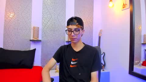 Snapshot of nikolay_gregori chatting on 12.16.24    online show from 12.16.24