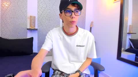 Snapshot of nikolay_gregori chatting on 12.26.24    online show from 12.26.24