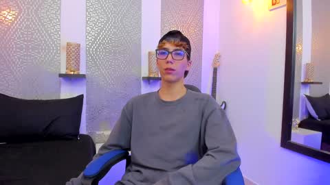 Snapshot of nikolay_gregori chatting on 01.03.25    online show from 01.03.25