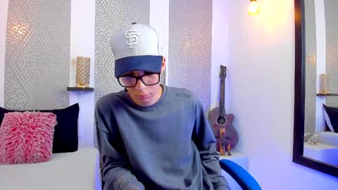 Snapshot of nikolay_gregori chatting on 01.27.25    online show from 01.27.25