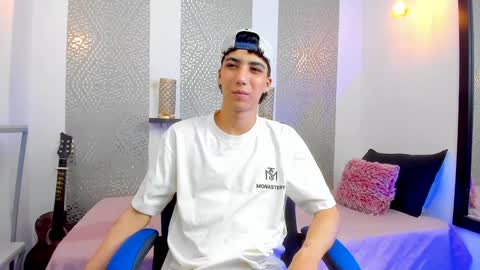 Snapshot of nikolay_gregori chatting on 02.06.25    online show from 02.06.25