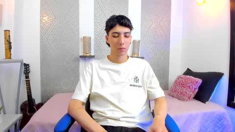 Snapshot of nikolay_gregori chatting on 02.07.25    online show from 02.07.25