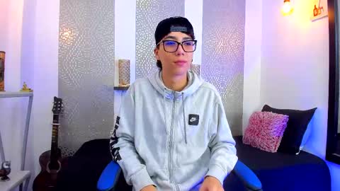 Snapshot of nikolay_gregori chatting on 03.04.25    online show from 03.04.25