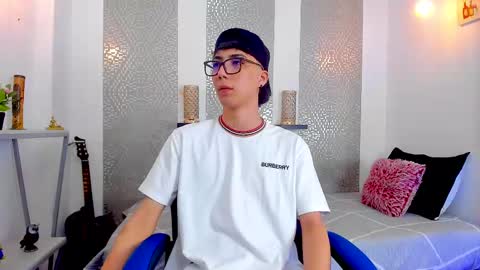 Snapshot of nikolay_gregori chatting on 03.09.25    online show from 03.09.25