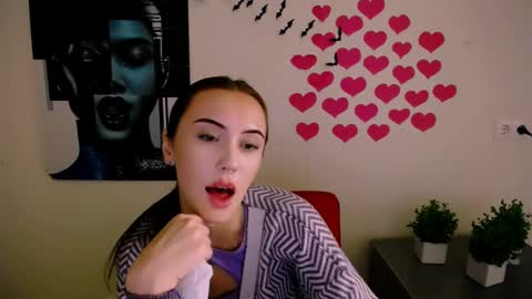 Snapshot of nikonara_ chatting on 12.04.24 nikonara_ online show from 12.04.24