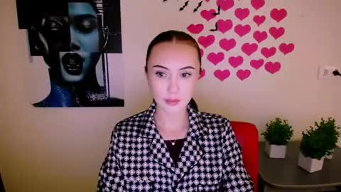 Snapshot of nikonara_ chatting on 12.05.24 nikonara_ online show from 12.05.24