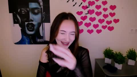 Snapshot of nikonara_ chatting on 12.15.24 nikonara_ online show from 12.15.24