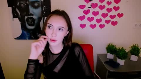 Snapshot of nikonara_ chatting on 12.15.24 nikonara_ online show from 12.15.24