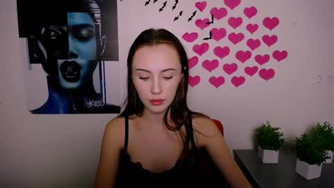 Snapshot of nikonara_ chatting on 01.10.25 nikonara_ online show from 01.10.25