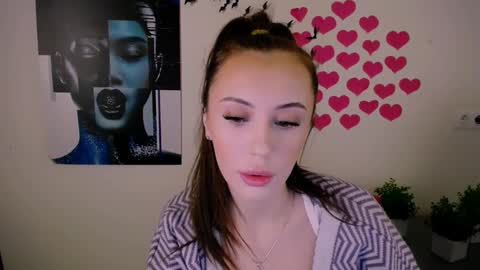 Snapshot of nikonara_ chatting on 01.22.25 nikonara_ online show from 01.22.25