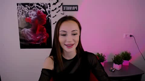 Snapshot of nikonara_ chatting on 03.08.25 nikonara_ online show from 03.08.25