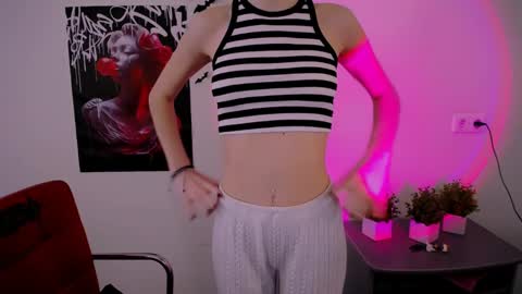 Snapshot of nikonara_ chatting on 03.12.25 nikonara_ online show from 03.12.25