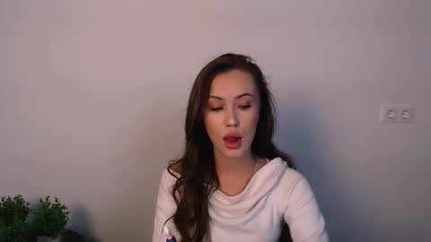 Snapshot of nikonara_ chatting on 10.21.25 nikonara_ online show from 10.21.25