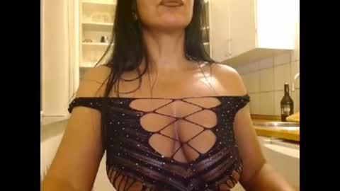 Snapshot of niky_sweet19 chatting on 03.10.25 niky_sweet19 online show from 03.10.25