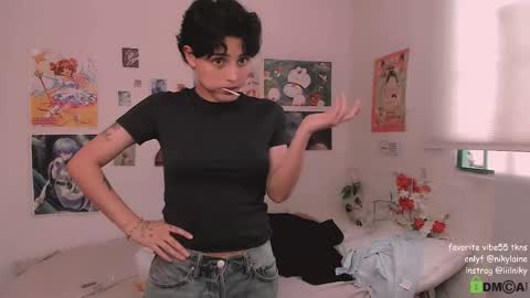 Nikylaine online show from 11.23.25