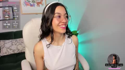 Snapshot of nina__dixon chatting on 02.18.25 Nina online show from 02.18.25