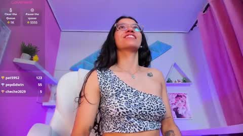 Snapshot of nina__dixon chatting on 03.06.25 Nina online show from 03.06.25