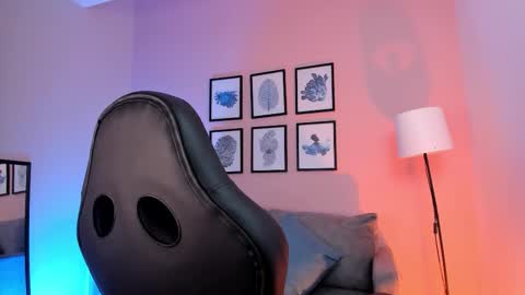 Snapshot of nina__dixon chatting on 09.17.25 Nina online show from 09.17.25