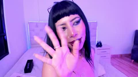 Nina Fox  online show from 05.16.26