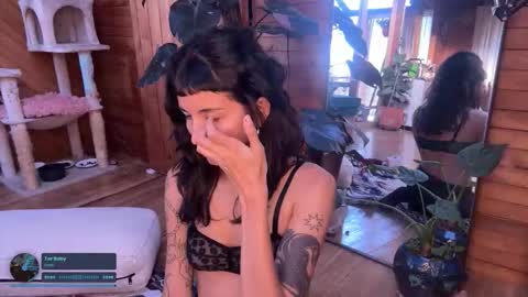 Nina.  online show from 11.01.25