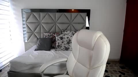  Nina  online show from 01.23.25