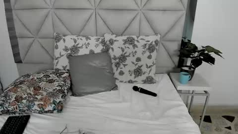  Nina  online show from 03.05.25