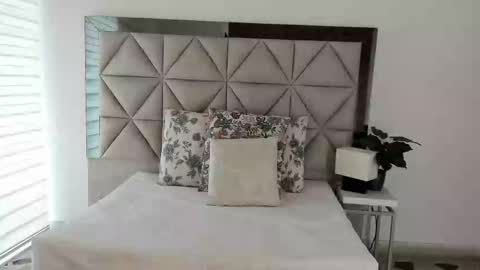  Nina  online show from 09.12.25