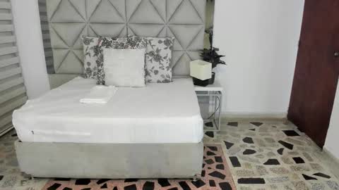  Nina  online show from 10.20.25