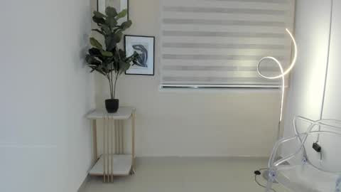 Snapshot of nina_ponse chatting on 02.19.25 Natalia FOLLOW ME ---- nathy po online show from 02.19.25