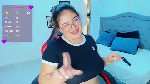 N I N A  online show from 03.10.26