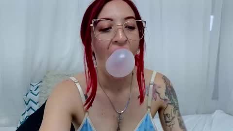 Snapshot of ninaa_fox chatting on 02.24.25 Ninaa fox online show from 02.24.25