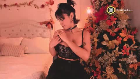 Snapshot of ninaa_sky chatting on 12.15.25 online show from 12.15.25