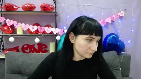 Snapshot of ninaflawlees chatting on 02.15.25 ninaflawlees online show from 02.15.25